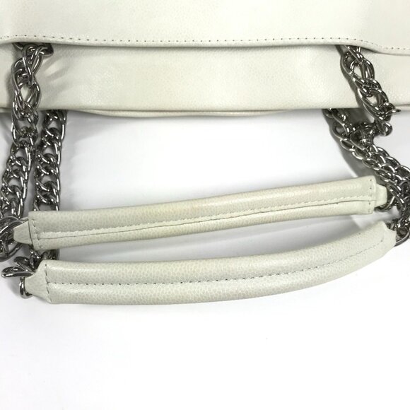 CHANEL White Caviar Leather Logo Shoulder Bag - Picture 10 of 15
